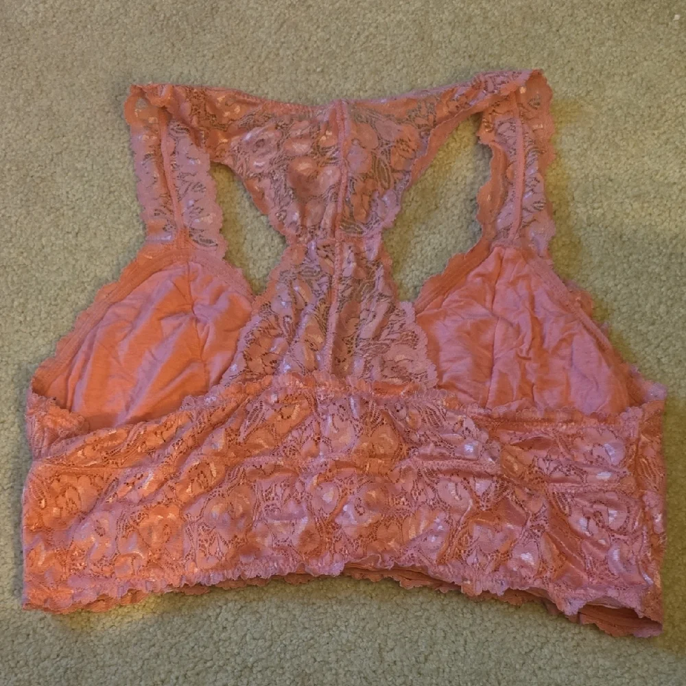 Zenana Outfitters Lace Bandeau in Coral